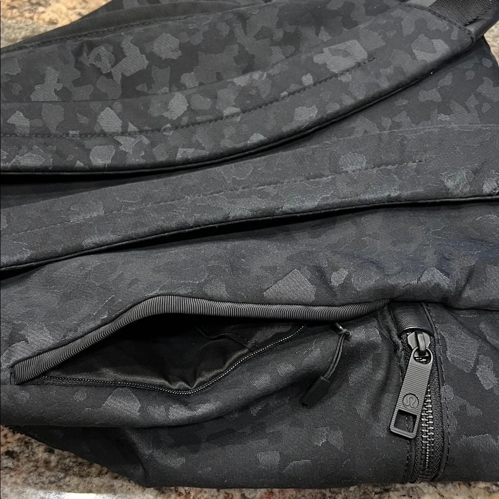 LULULEMON City Adventurer Backpack 17L Jacquard Camo Obsidian Black